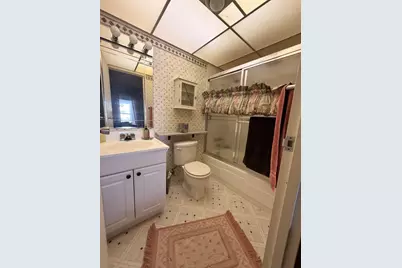 43 Valencia B, Delray Beach, FL 33446 - Photo 21