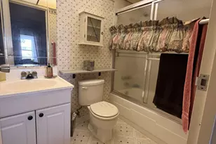 43 Valencia B, Delray Beach, FL 33446 - Photo 21