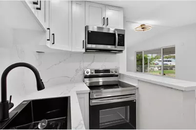 1770 NW 26th Avenue, Fort Lauderdale, FL 33311 - Photo 9
