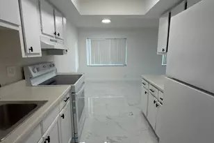 5702 NW 22nd Ct, Lauderhill, FL 33313 - Photo 9