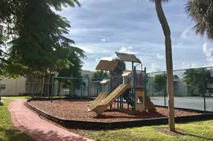 409 Executive Center Dr, West Palm Beach, FL 33401 - Photo 9