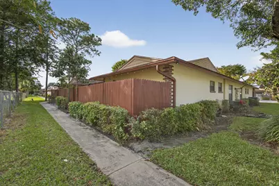 4296 Woodstock Drive #D, West Palm Beach, FL 33409 - Photo 5