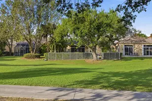 2466 Bay Isle Ct, Weston, FL 33327 - Photo 41