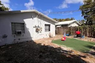 1304 NE 4th St, Pompano Beach, FL 33060 - Photo 5