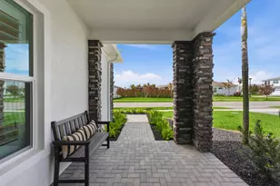 10639 Vineyard Dr, Port Saint Lucie, FL 34987 - Photo 3