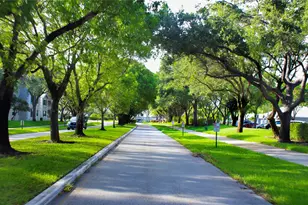 2861 N Oakland Forest Dr, Oakland Park, FL 33309 - Photo 17