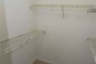 2861 N Oakland Forest Dr, Oakland Park, FL 33309 - Photo 15