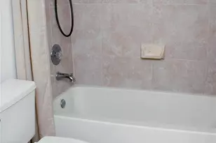 2861 N Oakland Forest Dr, Oakland Park, FL 33309 - Photo 11