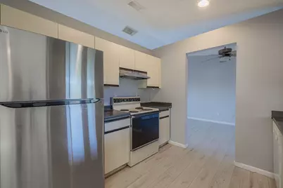 509 SW Fairview Avenue, Port Saint Lucie, FL 34983 - Photo 9