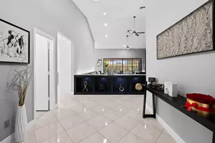 8505 NW 77th St, Tamarac, FL 33321 - Photo 9