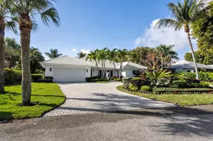 2720 Cardinal Cir, Gulf Stream, FL 33483 - Photo 3