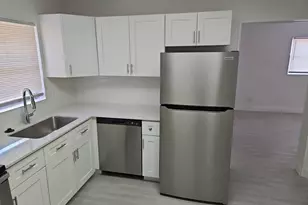 815 Dundas Ct, Fort Pierce, FL 34950 - Photo 11