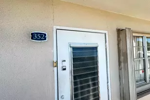 352 Southampton C, West Palm Beach, FL 33417 - Photo 3