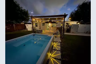 127 SW 10th Avenue, Boynton Beach, FL 33435 - Photo 1