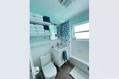 127 SW 10th Avenue, Boynton Beach, FL 33435 - Photo 5