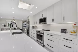 19530 Sawgrass Dr, Boca Raton, FL 33434 - Photo 9