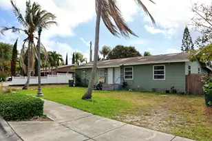 1056 NE 34th Ct, Oakland Park, FL 33334 - Photo 11