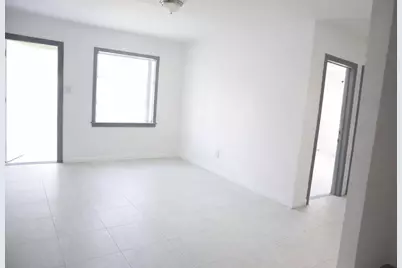 1056 NE 34th Court, Oakland Park, FL 33334 - Photo 7