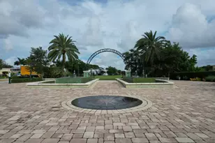 1056 NE 34th Ct, Oakland Park, FL 33334 - Photo 15