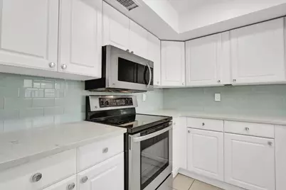 10249 N Military Trail #Apt 201, Palm Beach Gardens, FL 33410 - Photo 3