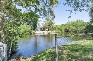 143 NE 6th Ct, Deerfield Beach, FL 33441 - Photo 3