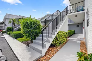 18 Colonial Club Dr, Boynton Beach, FL 33435 - Photo 3