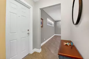 18 Colonial Club Dr, Boynton Beach, FL 33435 - Photo 7
