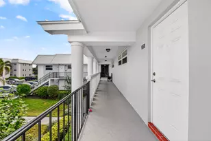 18 Colonial Club Dr, Boynton Beach, FL 33435 - Photo 5