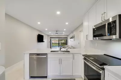 12911 Briarlake Drive #202, Palm Beach Gardens, FL 33418 - Photo 5