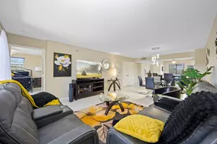 2334 S Cypress Bend Dr, Pompano Beach, FL 33069 - Photo 7