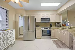 2334 S Cypress Bend Dr, Pompano Beach, FL 33069 - Photo 3