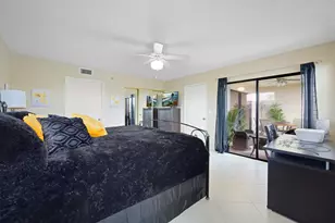 2334 S Cypress Bend Dr, Pompano Beach, FL 33069 - Photo 11