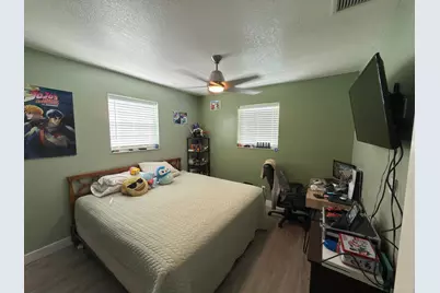 129 Cayman, Palm Springs, FL 33461 - Photo 17