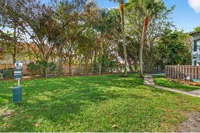 22380 Pineapple Walk Drive, Boca Raton, FL 33433 - Photo 9