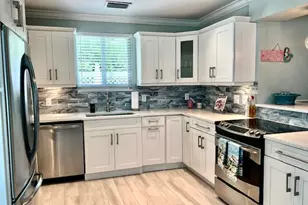 908 SE 10th St, Deerfield Beach, FL 33441 - Photo 5