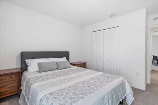 542 Mimosa St SW, Palm Bay, FL 32908 - Photo 9