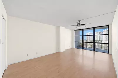 1000 Parkview Drive #1006, Hallandale Beach, FL 33009 - Photo 11