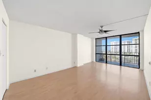 1000 Parkview Dr, Hallandale Beach, FL 33009 - Photo 11