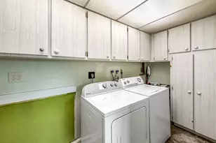 691 Snead Cir, West Palm Beach, FL 33413 - Photo 25