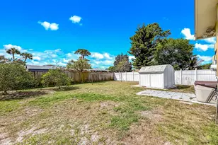 691 Snead Cir, West Palm Beach, FL 33413 - Photo 31