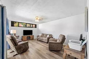 3827 Victoria Dr, West Palm Beach, FL 33406 - Photo 3