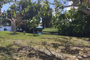 24 Golf Dr, Port Saint Lucie, FL 34952 - Photo 5