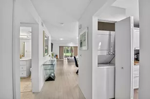 8 Stratford Dr E, Boynton Beach, FL 33436 - Photo 5