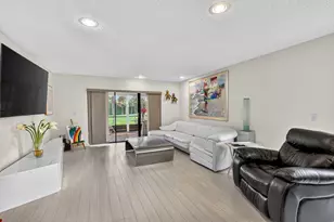 8 Stratford Dr E, Boynton Beach, FL 33436 - Photo 13