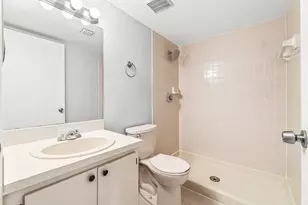 3900 Village Dr, Delray Beach, FL 33445 - Photo 19