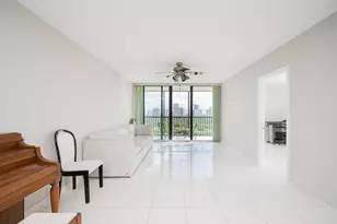 20335 W Country Club Dr, Aventura, FL 33180 - Photo 3