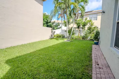 5463 Queenship Court, Greenacres, FL 33463 - Photo 23