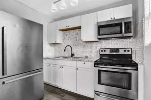 2261 NW 2nd St, Pompano Beach, FL 33069 - Photo 9
