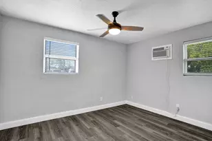 2261 NW 2nd St, Pompano Beach, FL 33069 - Photo 11