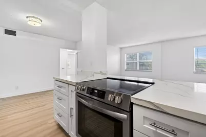 2555 NE 11th Street Street NE #202, Fort Lauderdale, FL 33304 - Photo 7